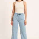 20250613_1033_Model-in-Baggy-Jeans_remix_01jxkwcpdxe7wrt55jn3kwgbv5.png